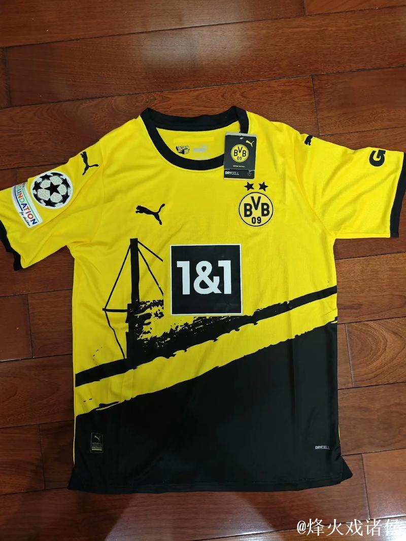 致敬球队传奇，多特官方商城为球迷免费印11号罗